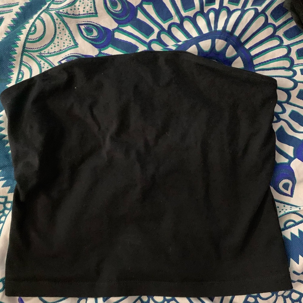 Black strapless crop top